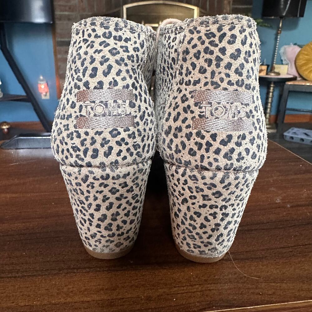 TOMS Leopard Print Wedge Booties Size 6 Animal Print Ankle Boots - Picture 3 of 8